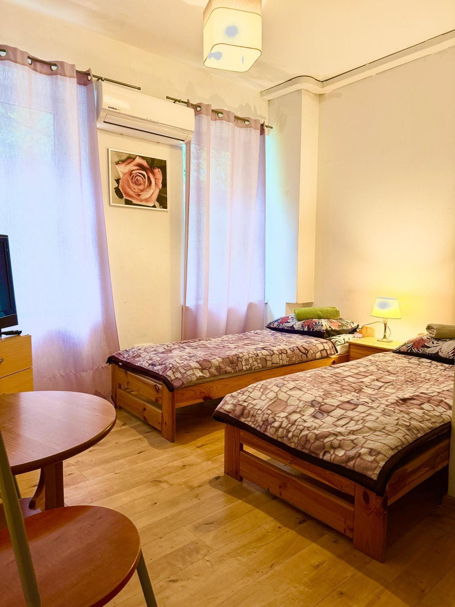 Koral Hostel *