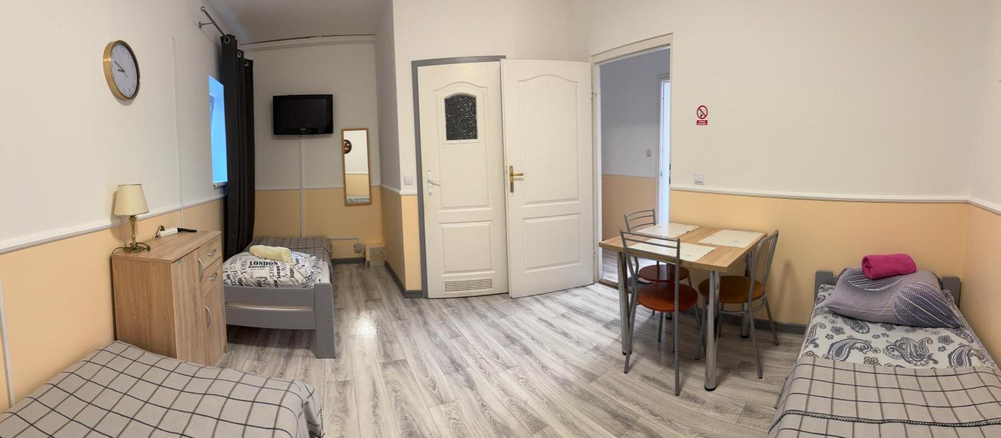 Koral Hostel *